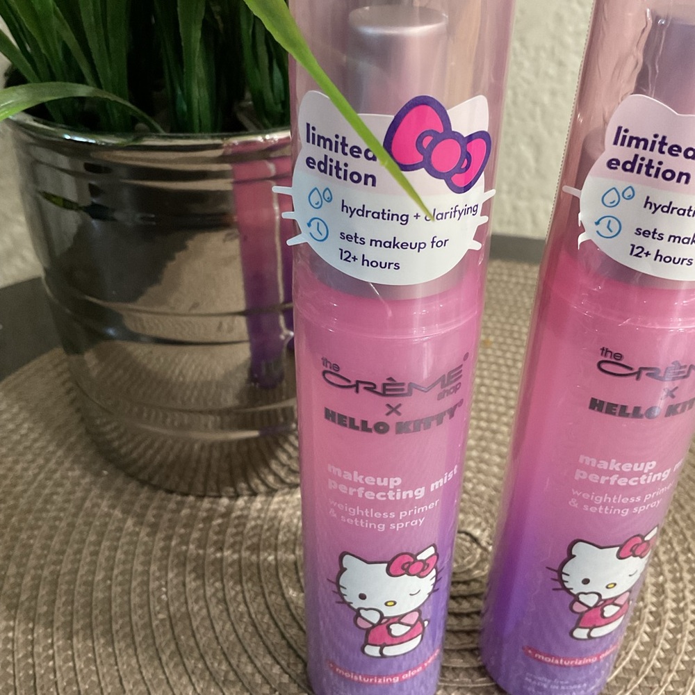 THE CRÈME SHOP X Hello Kitty(Purple) Makeup Perfecting Mist - Picture 2 of 5
